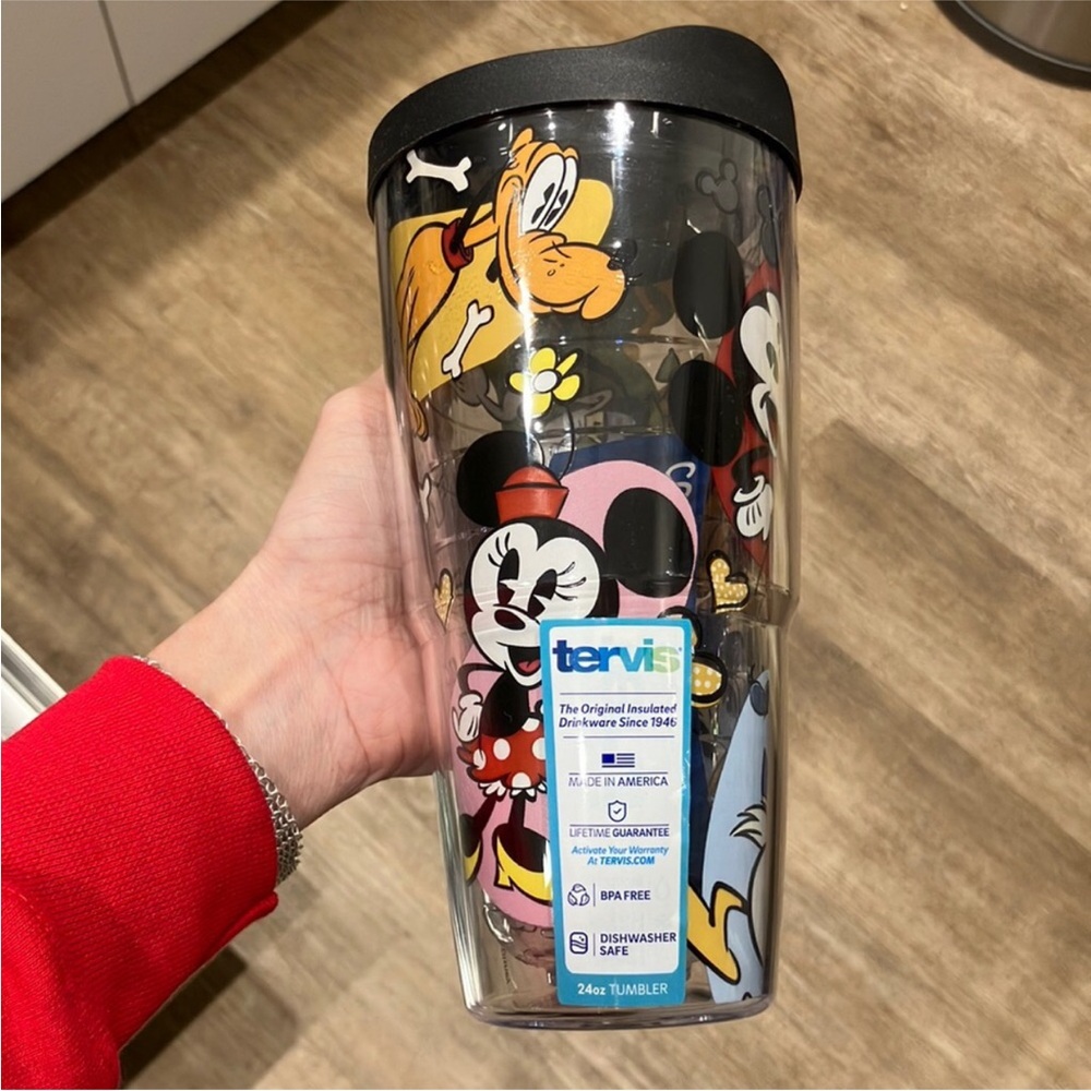 Nwt Tervis DISNEY classic characters 24oz tumbler